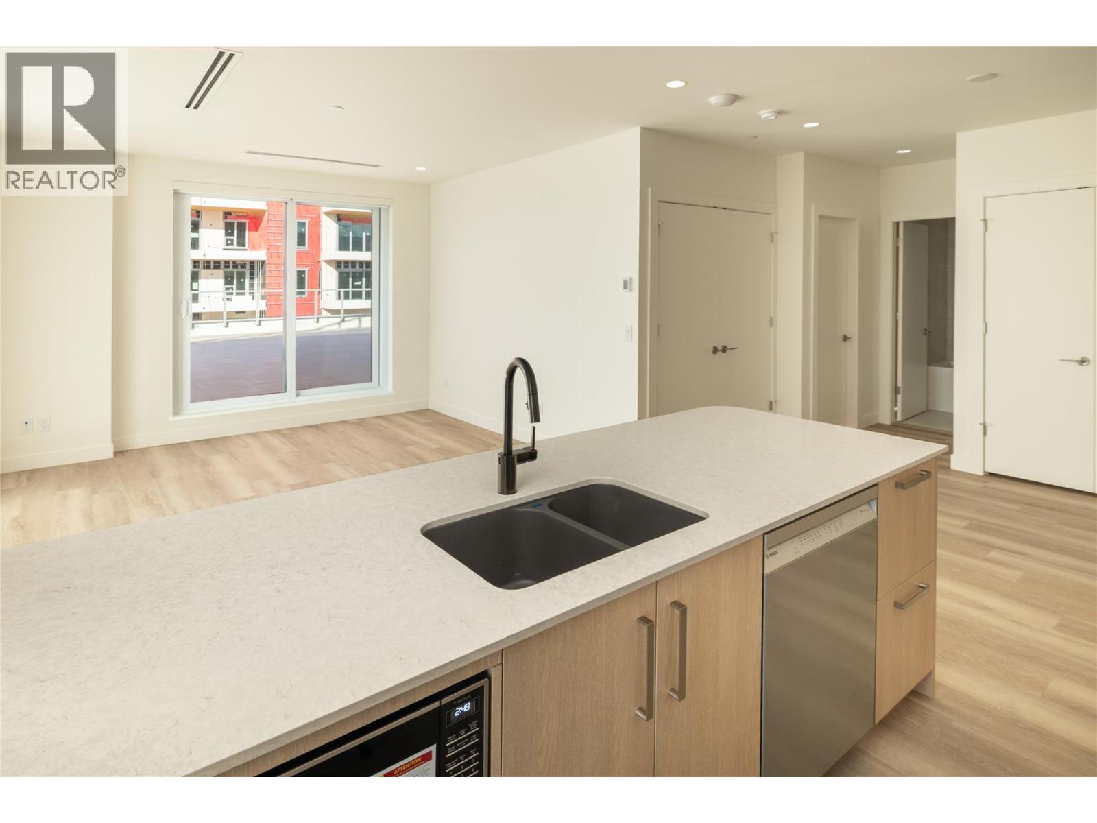 Picture for Unit #715, 3340 Lakeshore  Road