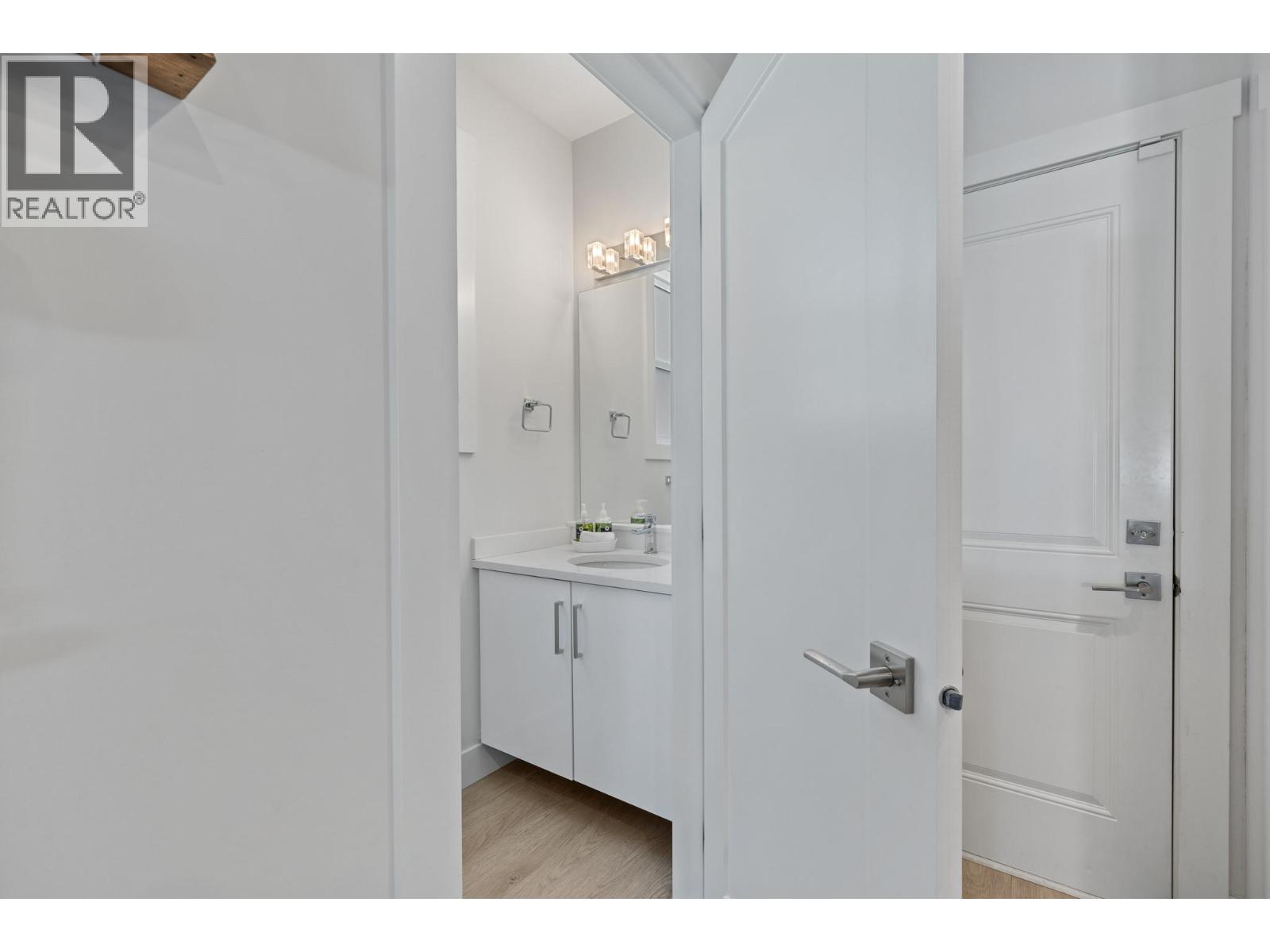 Picture for Unit #12, 115 Wyndham  Crescent https://www.cirrealty.ca/reb/bc/2/10366852_15.jpg