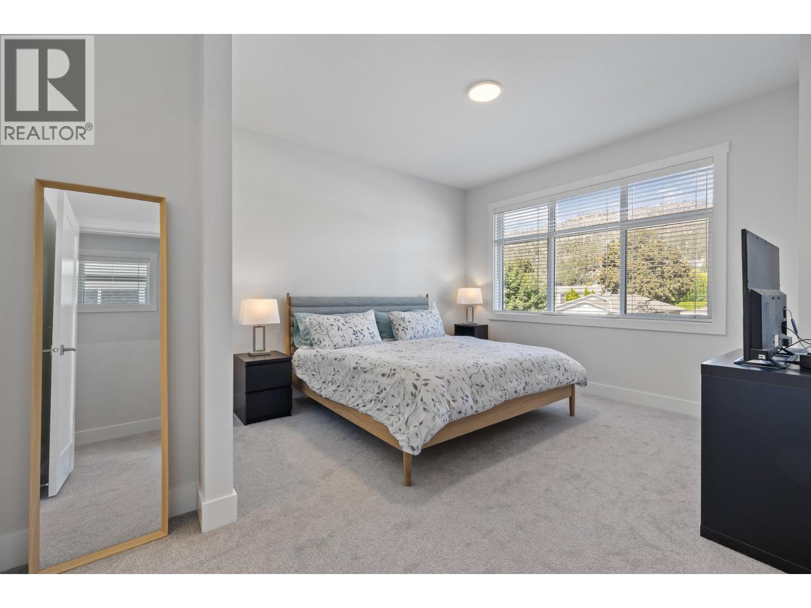 Picture for Unit #12, 115 Wyndham  Crescent https://www.cirrealty.ca/reb/bc/2/10366852_22.jpg