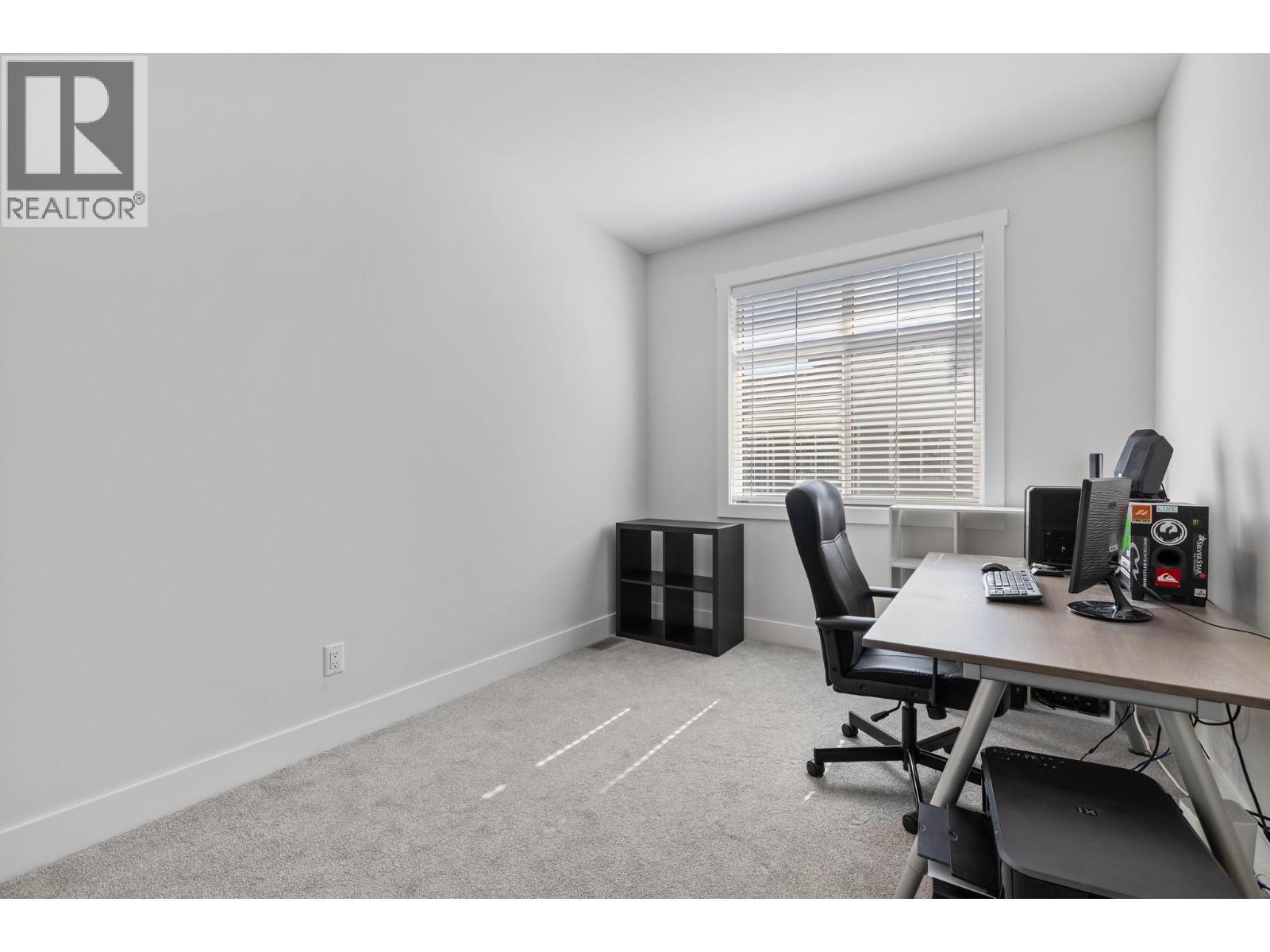 Picture for Unit #12, 115 Wyndham  Crescent https://www.cirrealty.ca/reb/bc/2/10366852_30.jpg