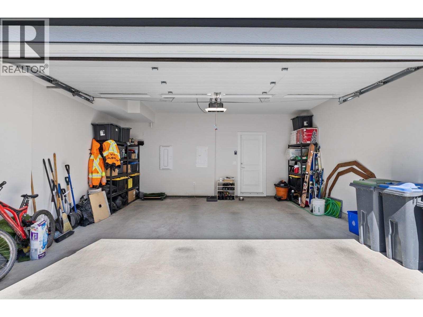 Picture for Unit #12, 115 Wyndham  Crescent https://www.cirrealty.ca/reb/bc/2/10366852_41.jpg