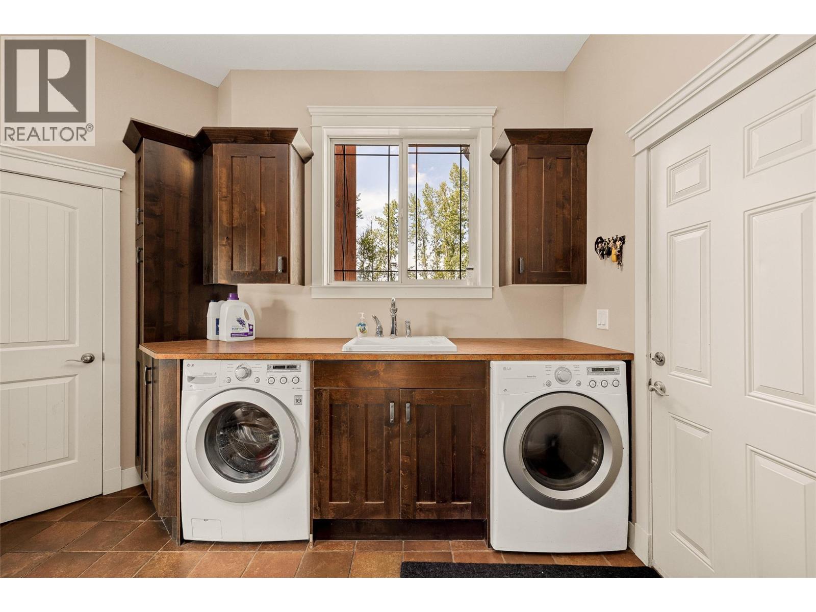 Picture for 4284 Jaud  Road https://www.cirrealty.ca/reb/bc/2/10366872_65.jpg