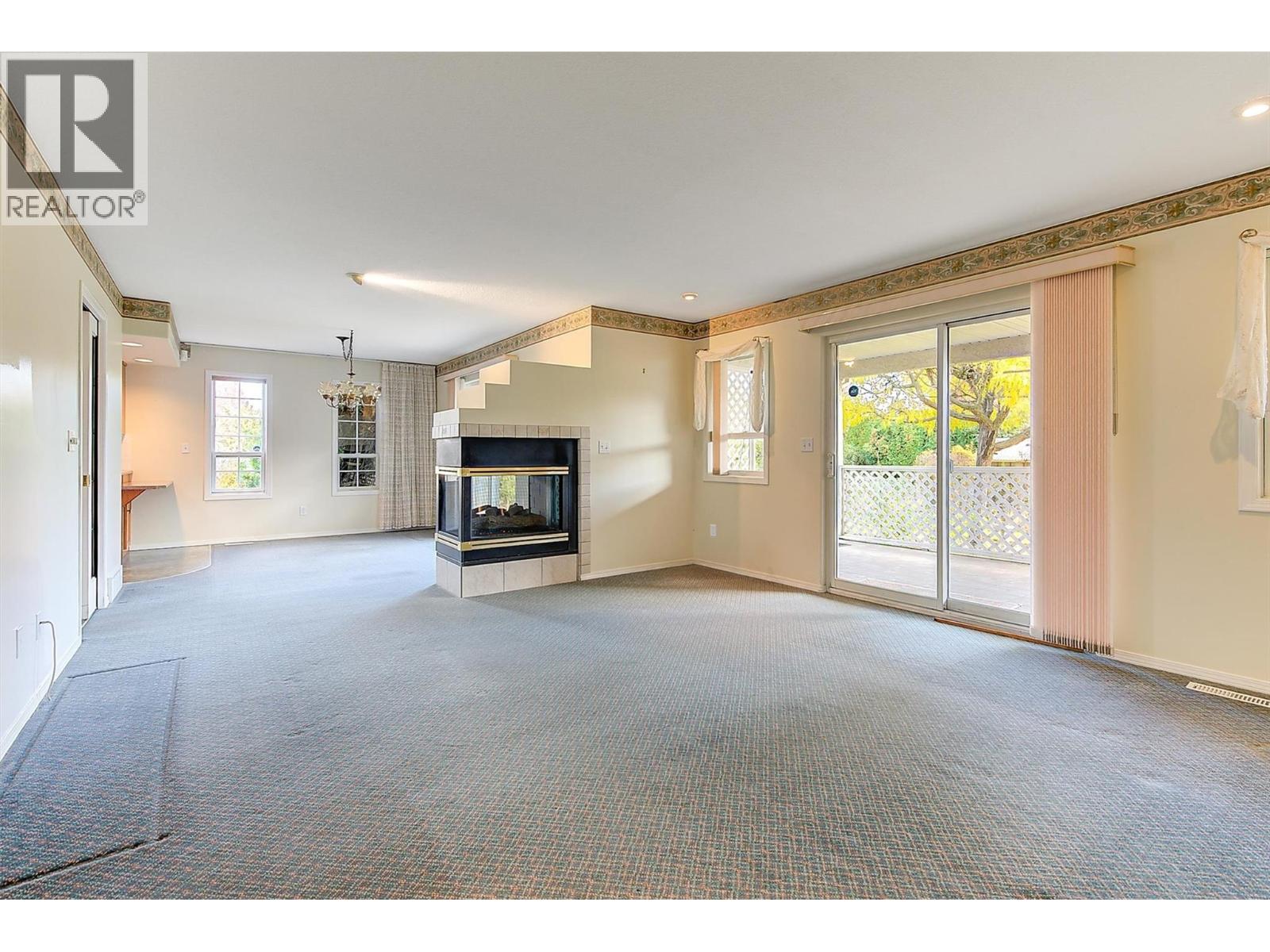 Picture for 4003 Logie  Court https://www.cirrealty.ca/reb/bc/2/10366922_11.jpg