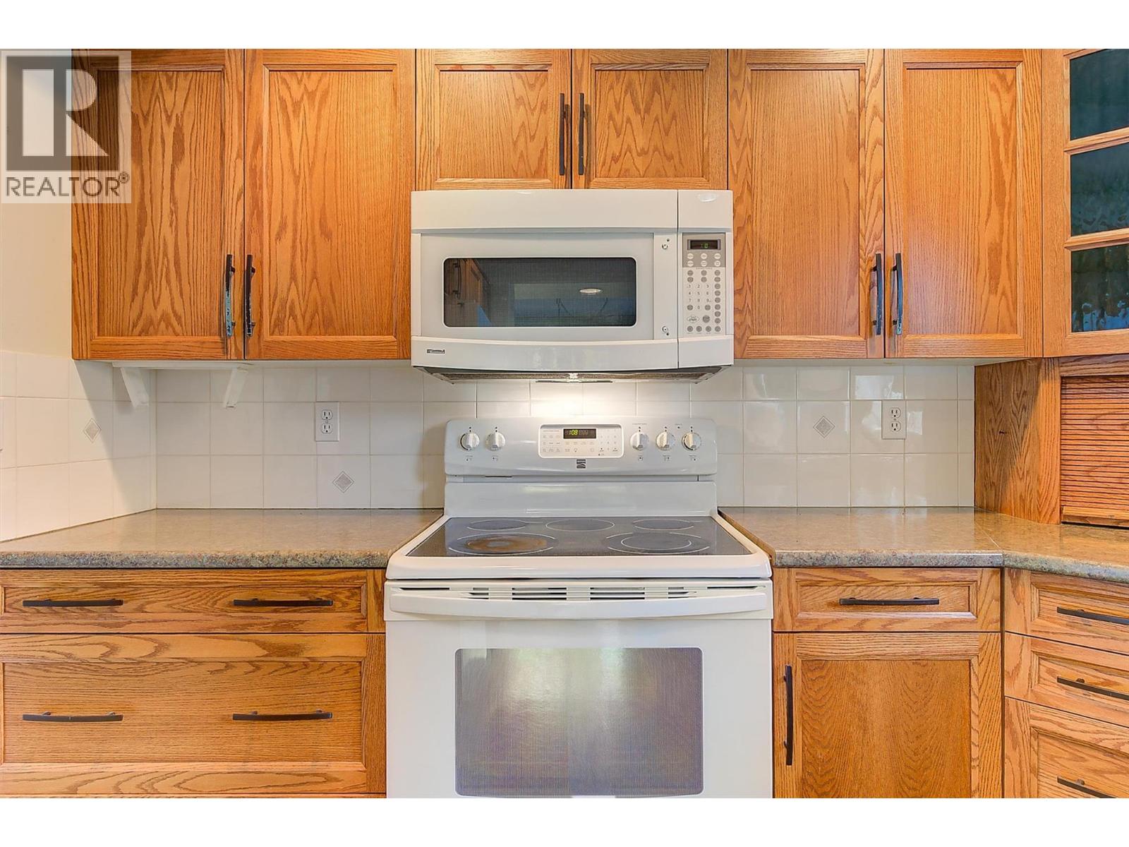 Picture for 4003 Logie  Court https://www.cirrealty.ca/reb/bc/2/10366922_29.jpg