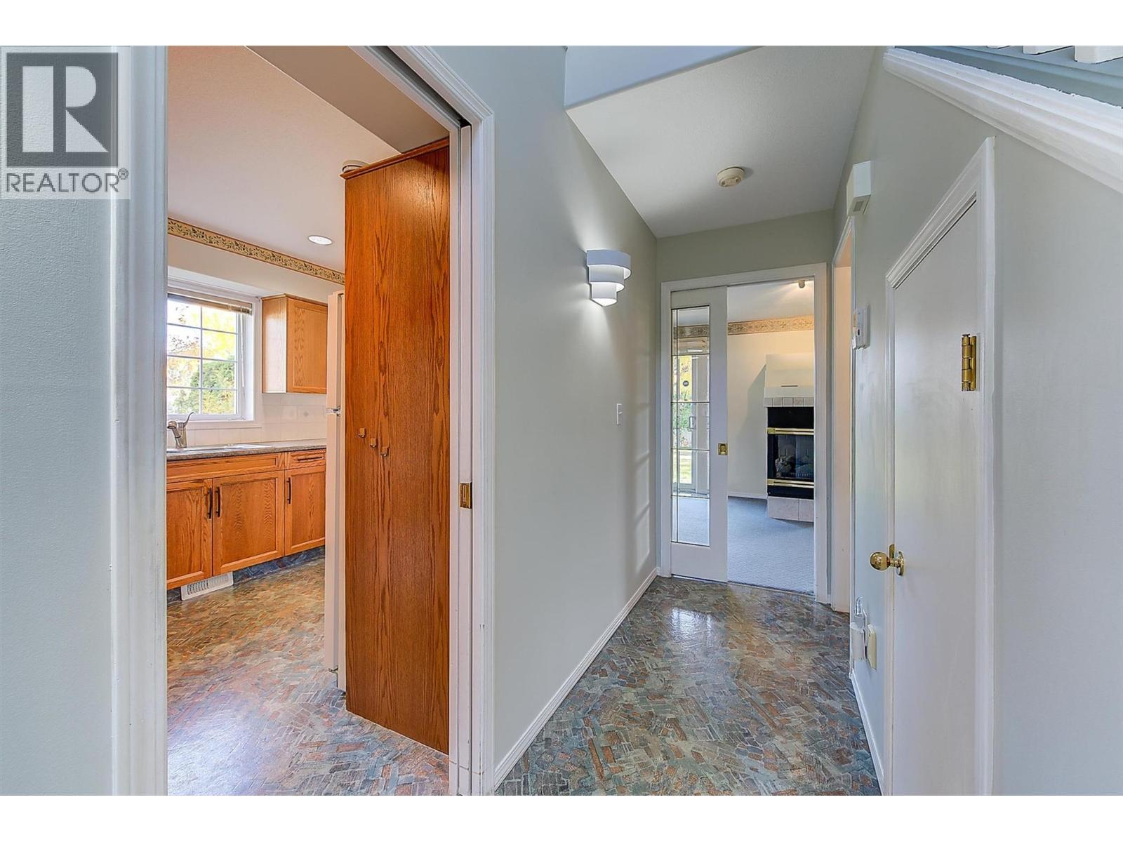 Picture for 4003 Logie  Court https://www.cirrealty.ca/reb/bc/2/10366922_32.jpg