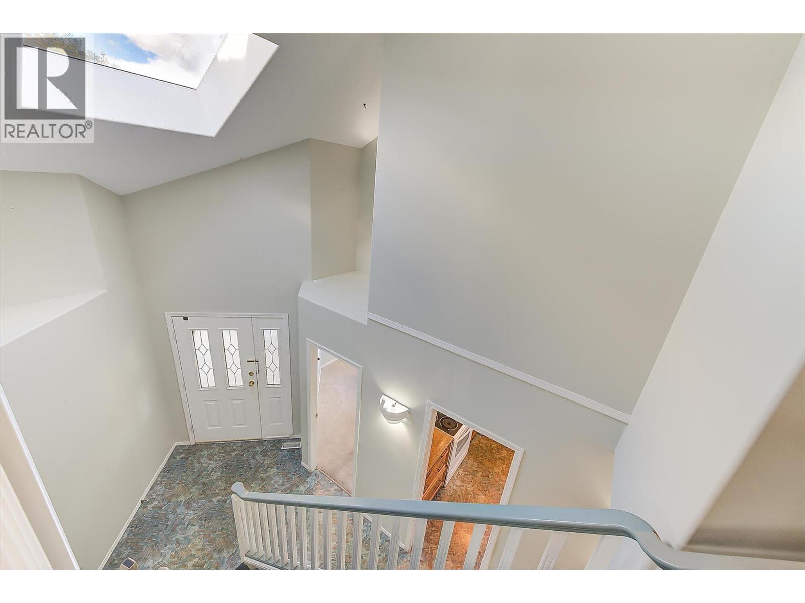 Picture for 4003 Logie  Court https://www.cirrealty.ca/reb/bc/2/10366922_41.jpg