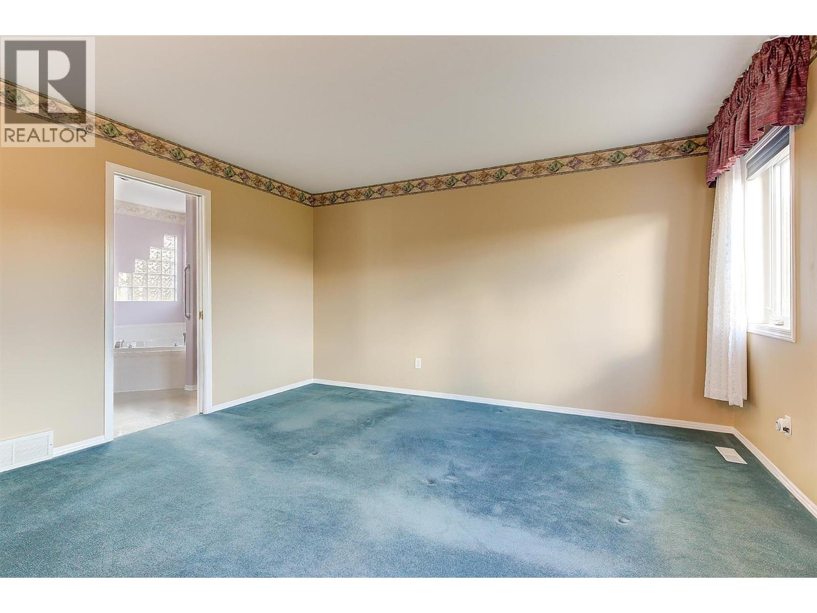 Picture for 4003 Logie  Court https://www.cirrealty.ca/reb/bc/2/10366922_43.jpg