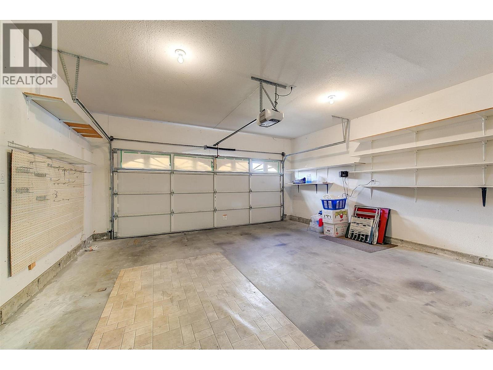 Picture for 4003 Logie  Court https://www.cirrealty.ca/reb/bc/2/10366922_60.jpg