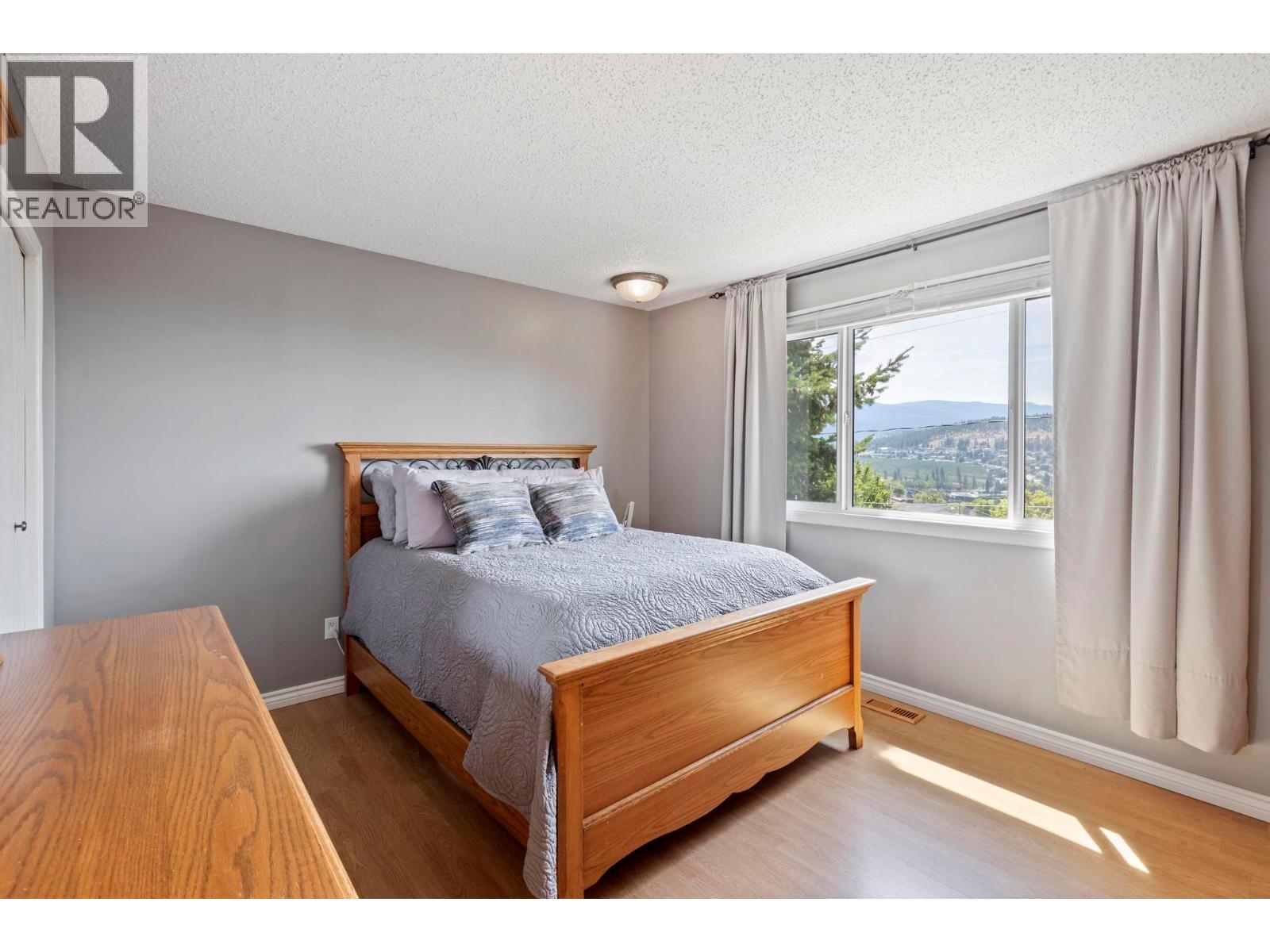 Picture for 1285 Begley  Road https://www.cirrealty.ca/reb/bc/2/10367112_15.jpg