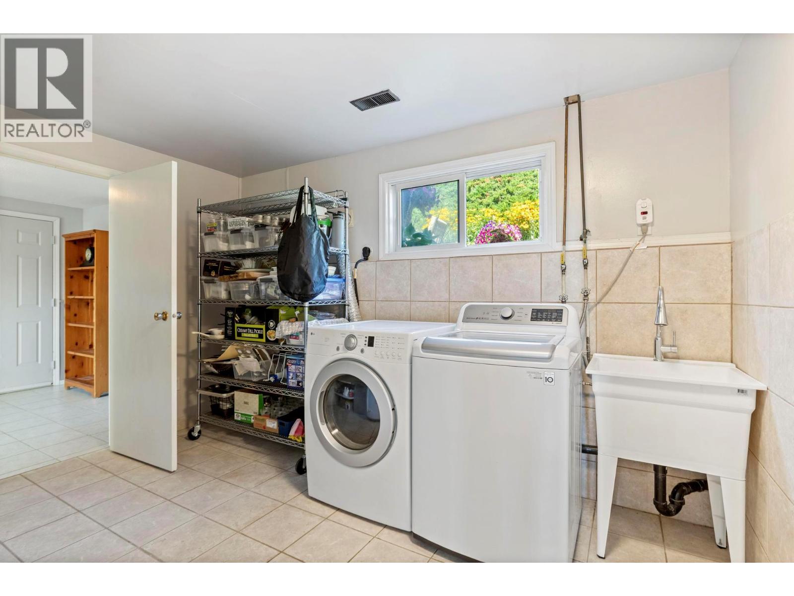 Picture for 1285 Begley  Road https://www.cirrealty.ca/reb/bc/2/10367112_26.jpg