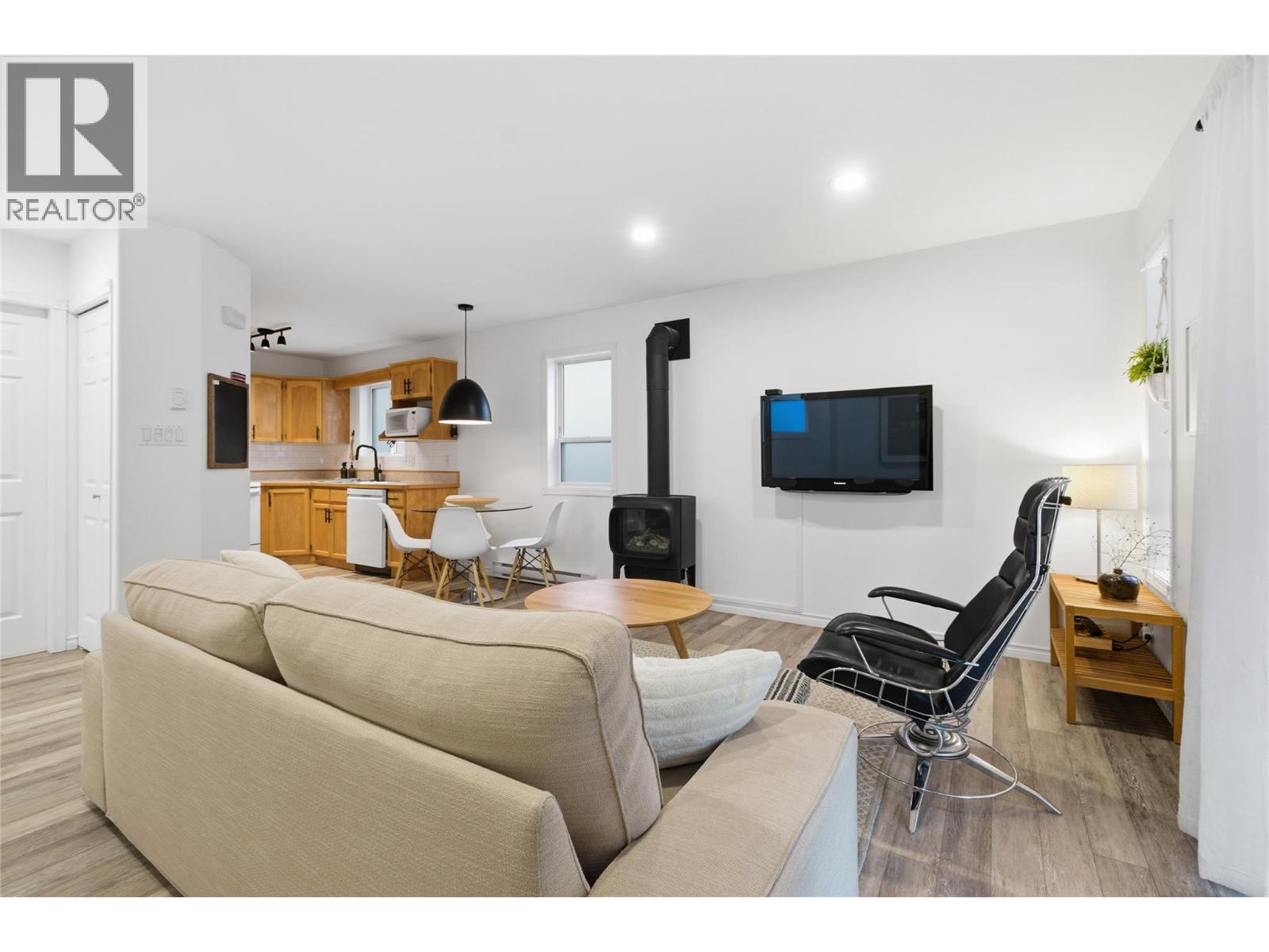 Picture for Unit #101, 423 Maurice  Street