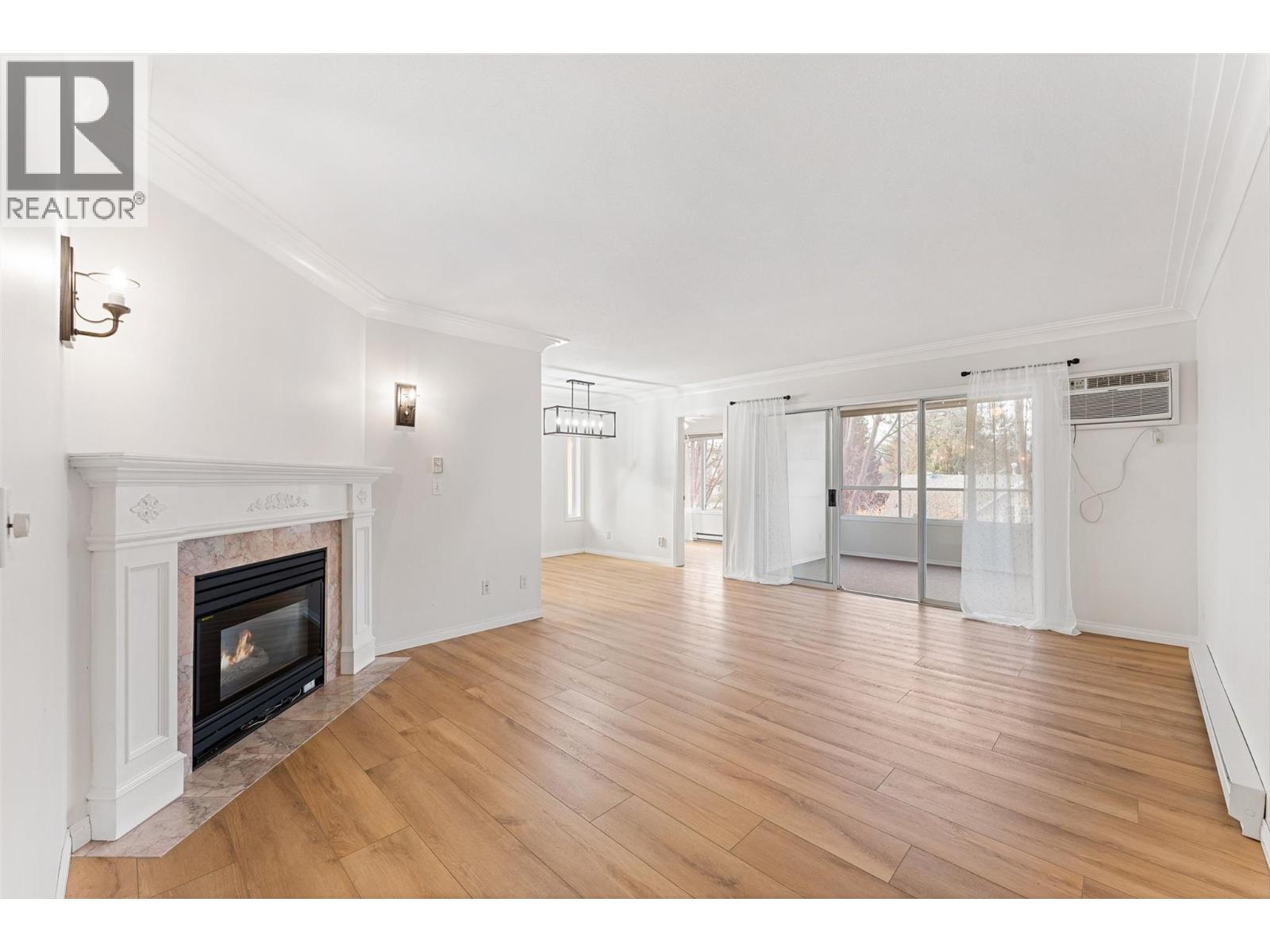 Picture for Unit #210, 1055 Lawrence  Avenue