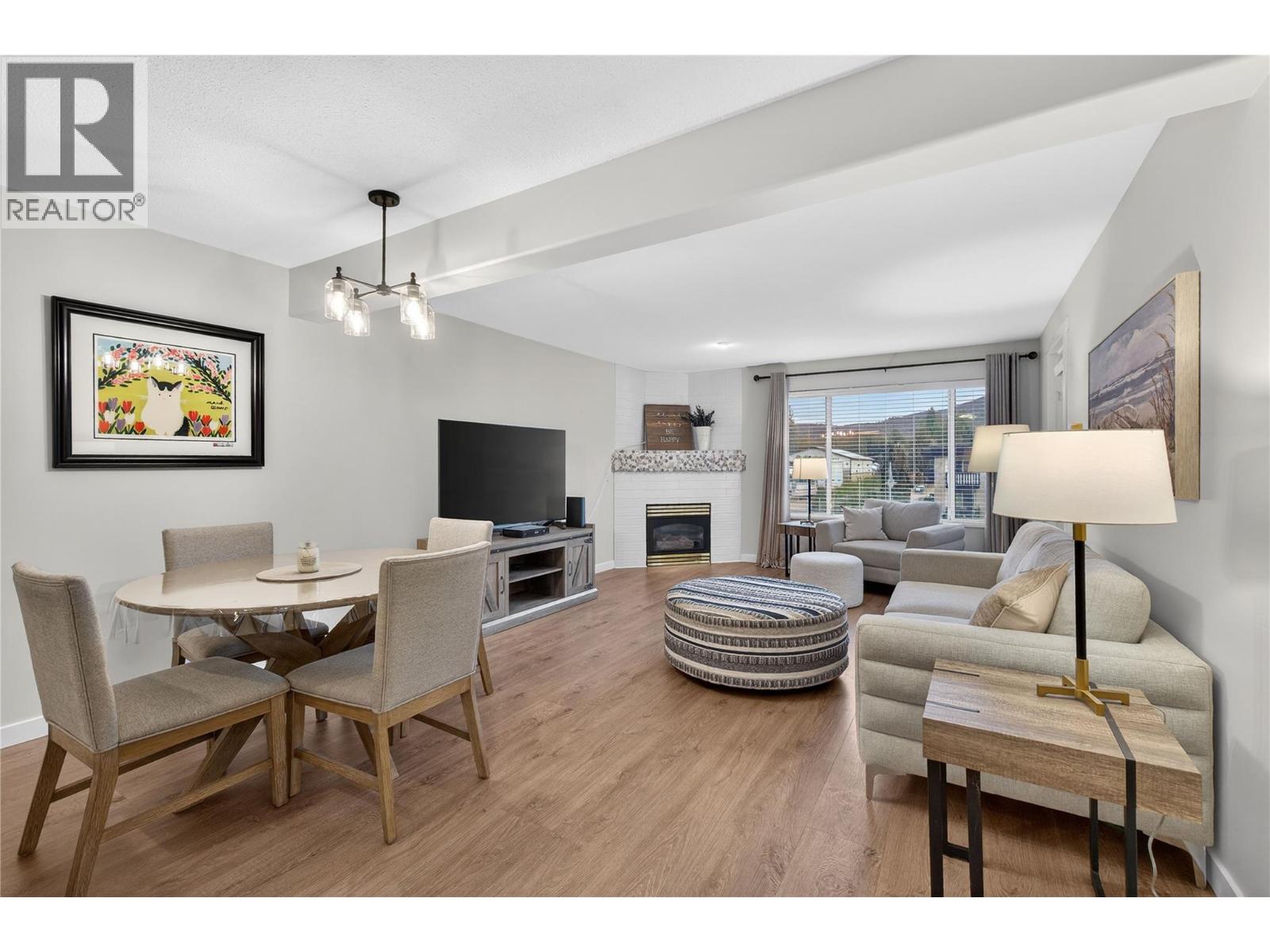 Picture for Unit #206, 1002 Riverside  Avenue