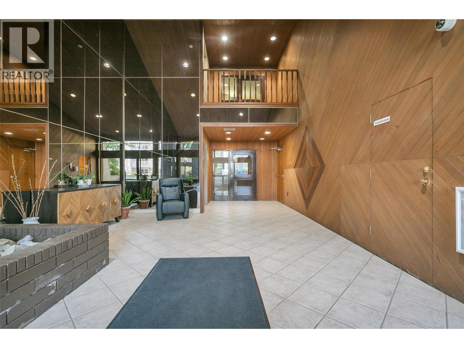 Picture for Unit #206, 983 Bernard  Avenue