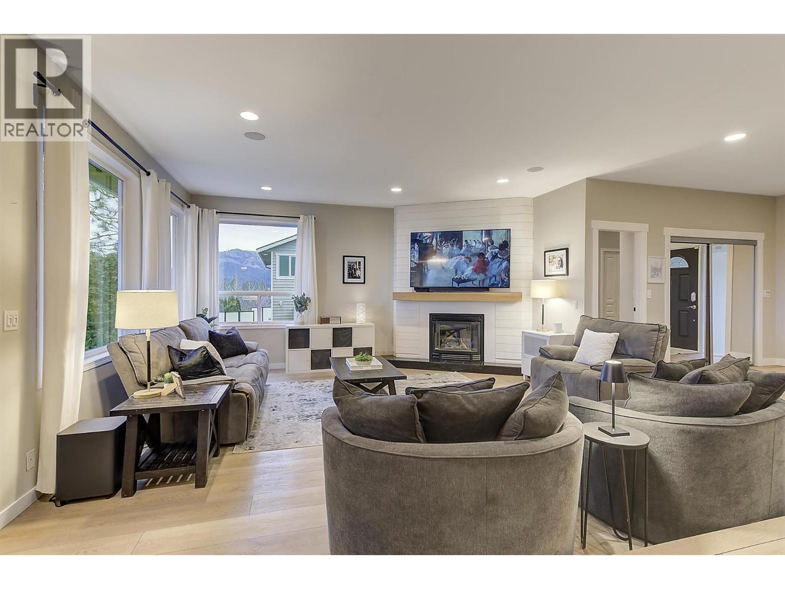 Picture for 2063 Horizon  Drive