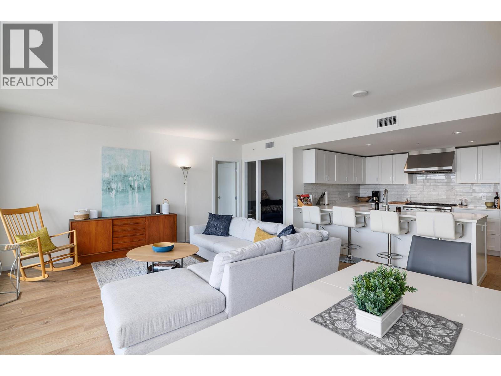 Picture for Unit #607, 485 Groves  Avenue