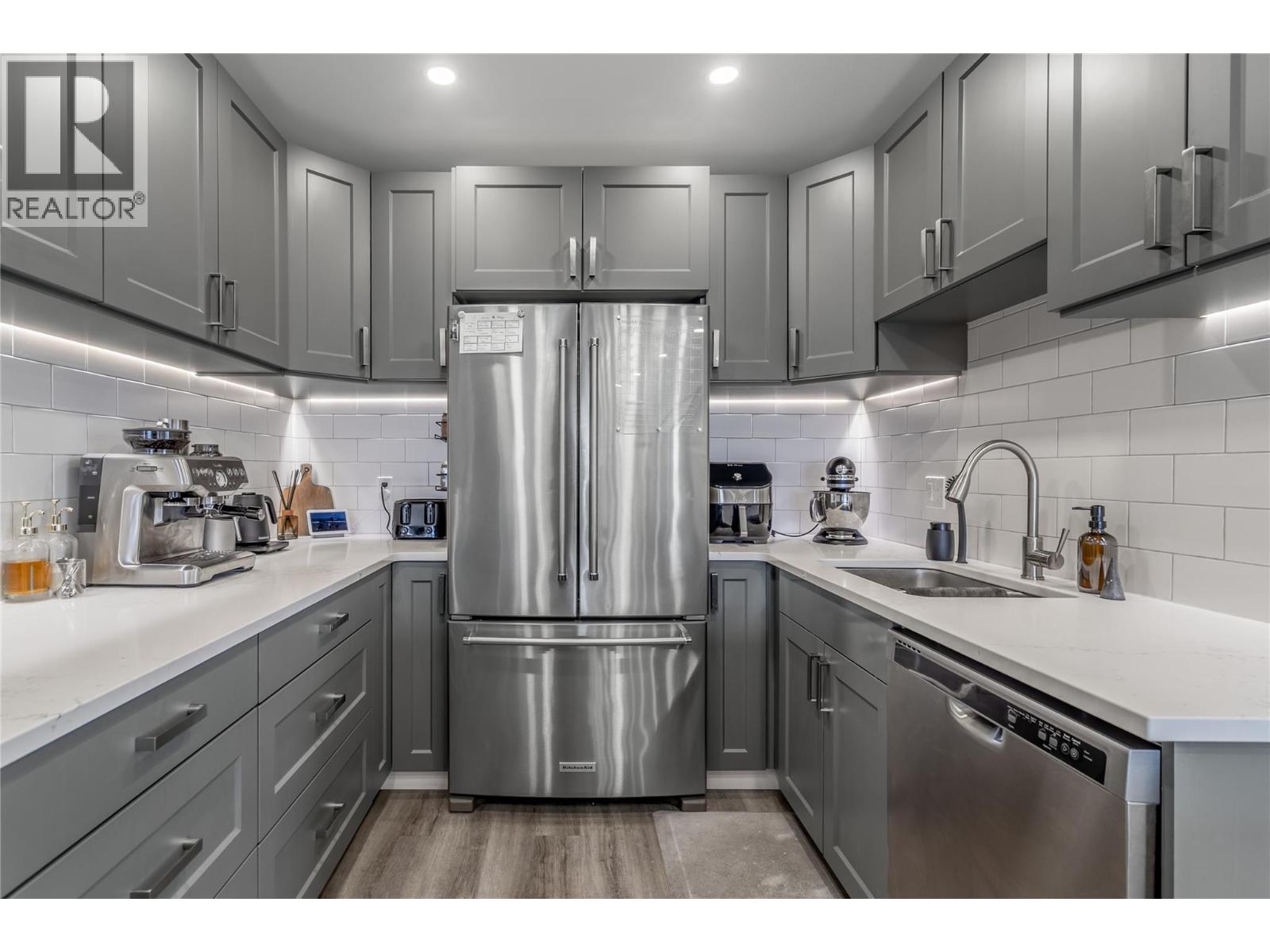 Picture for Unit #305, 1075 Bernard  Avenue