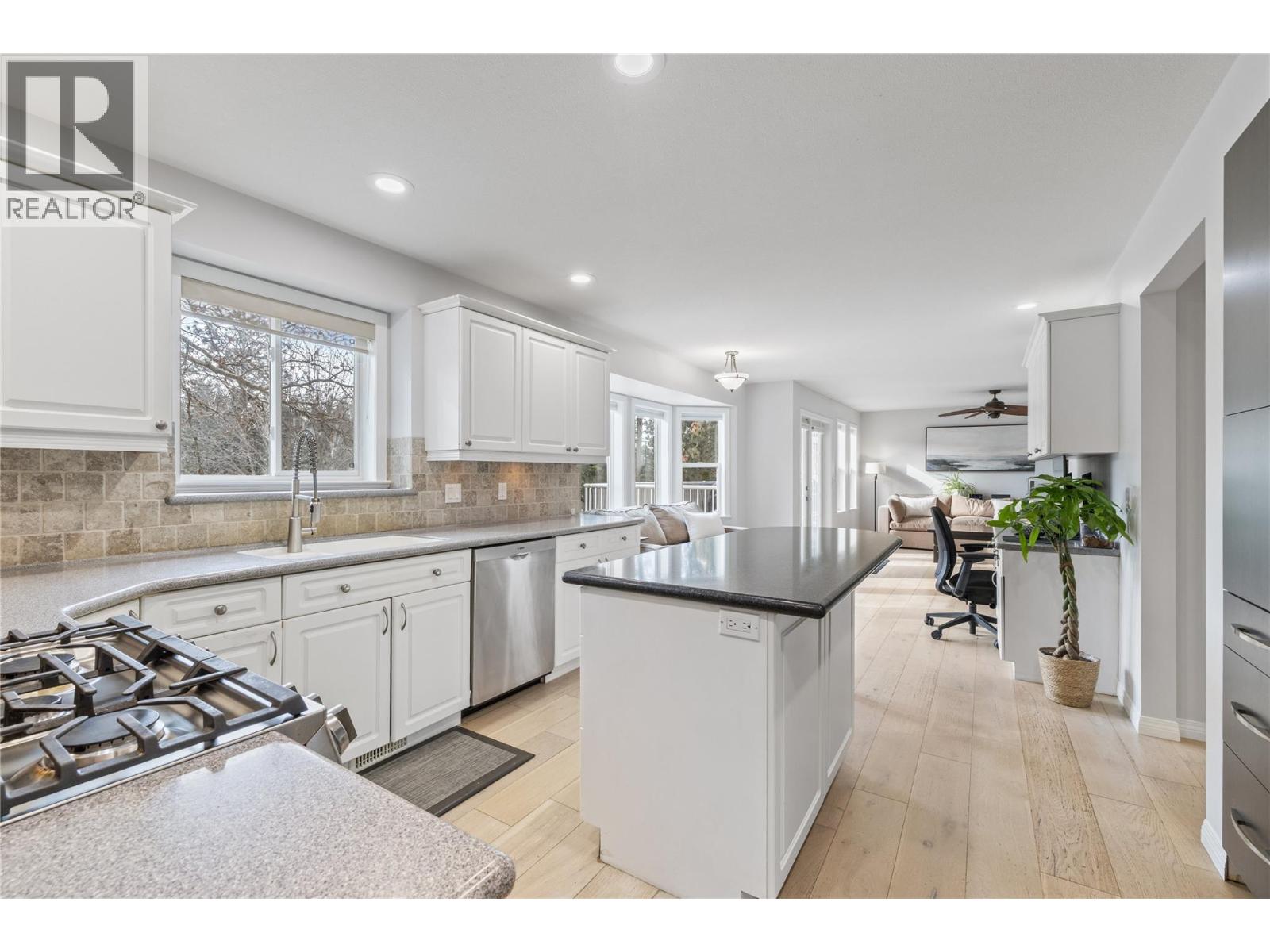 Picture for 3947 Lakevale  Place