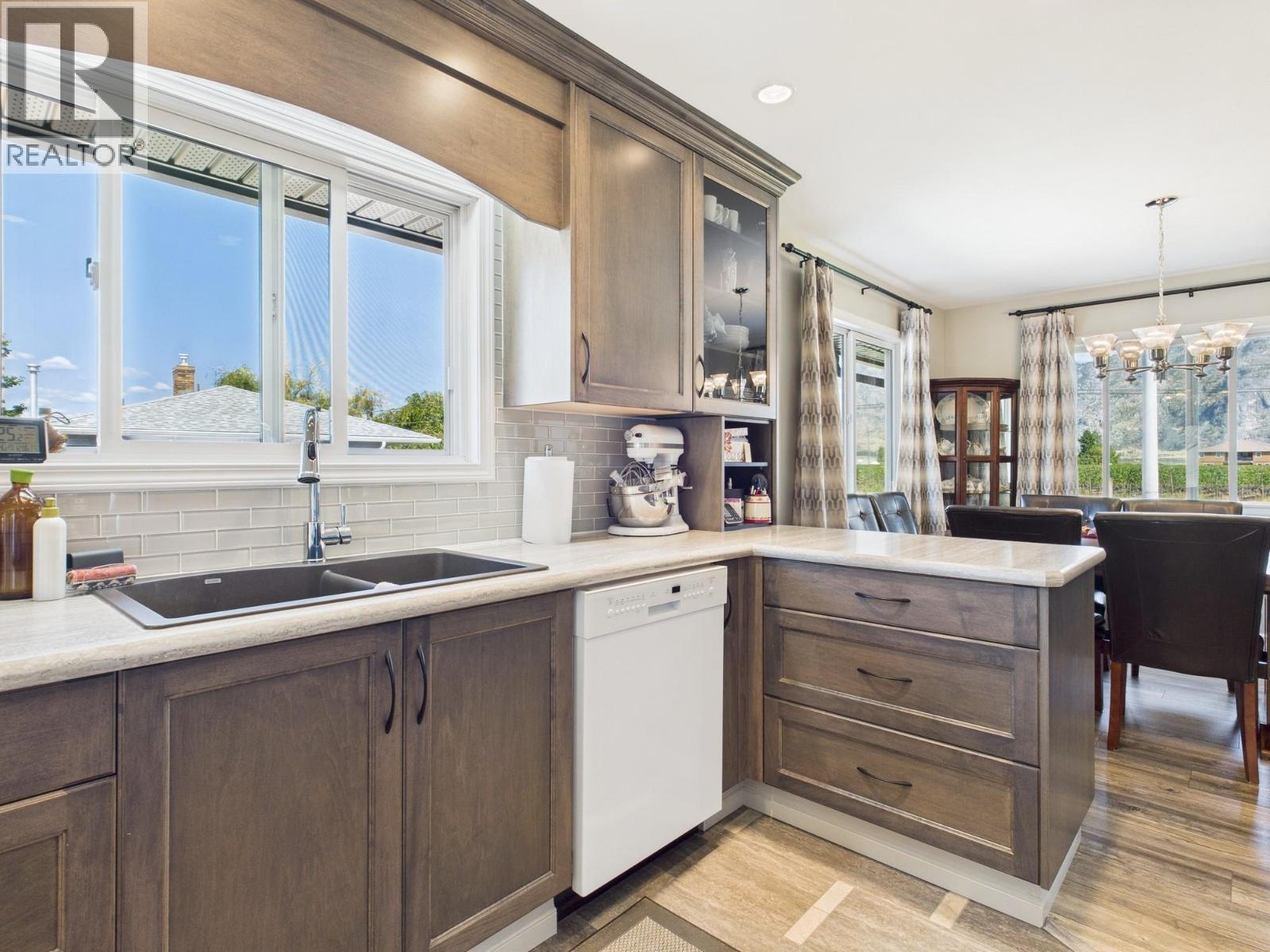 Picture for 9806 Highway 97 