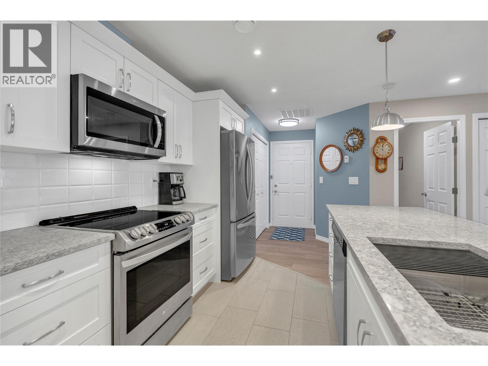 Picture for Unit #308, 3346 Skaha Lake  Road