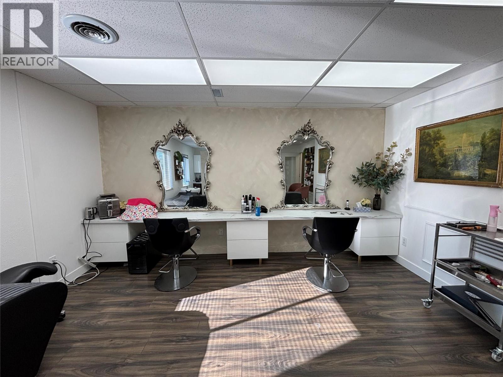 Picture for Unit #201, 1579 Sutherland  Avenue