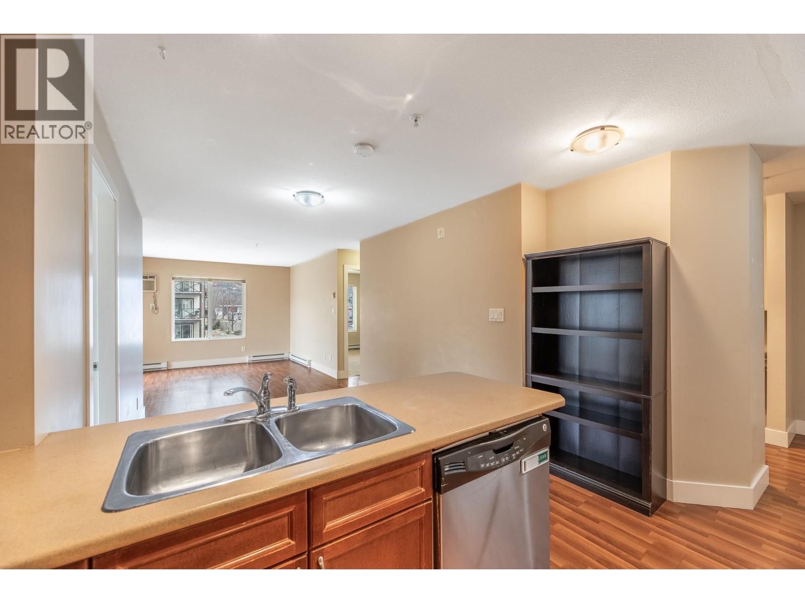 Picture for Unit #203, 256 Hastings  Avenue