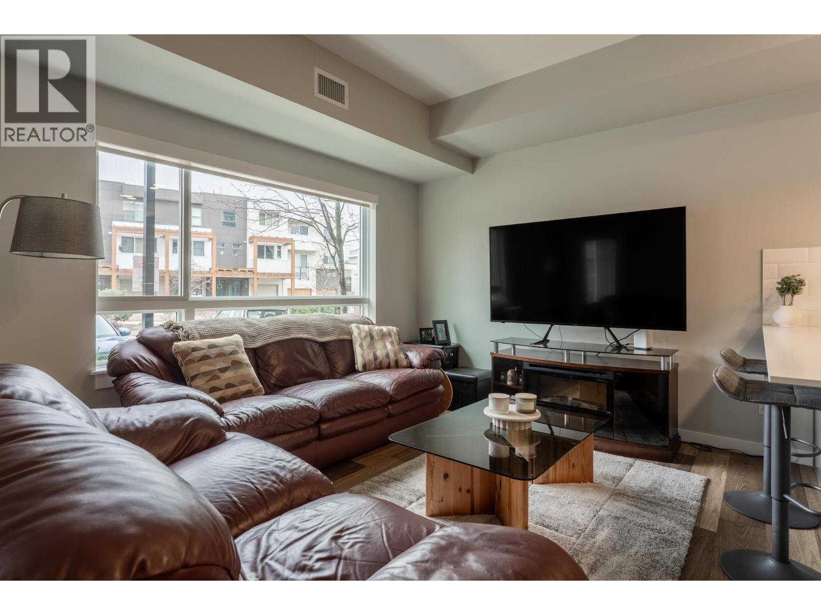 Picture for Unit #101, 722 Valley  Road