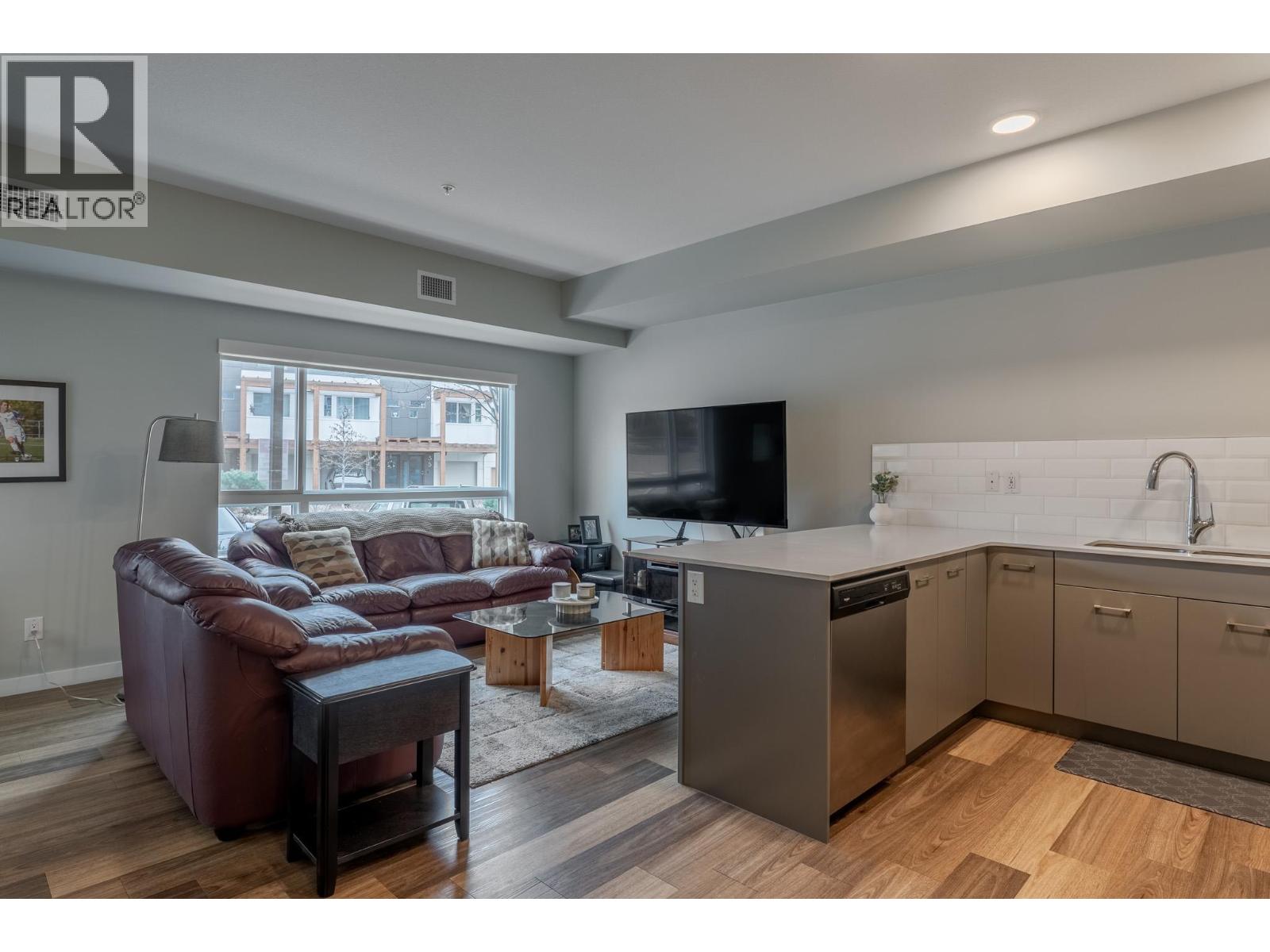 Picture for Unit #101, 722 Valley  Road