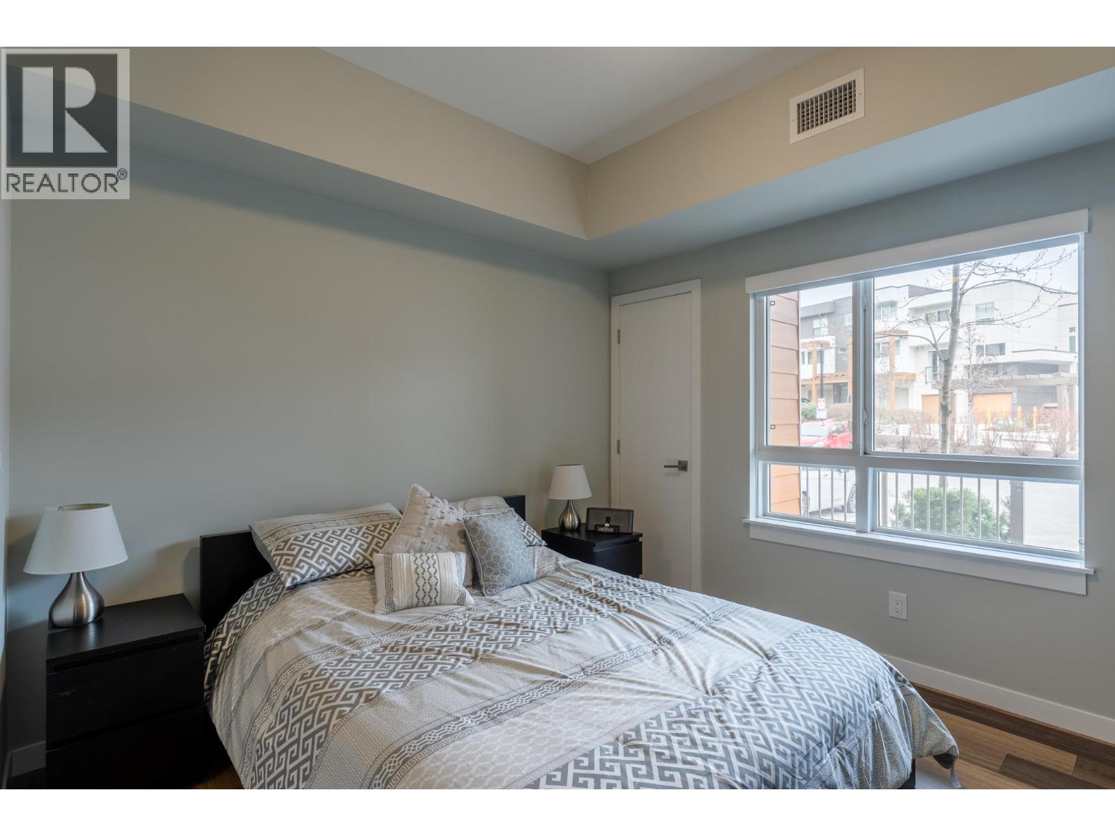 Picture for Unit #101, 722 Valley  Road