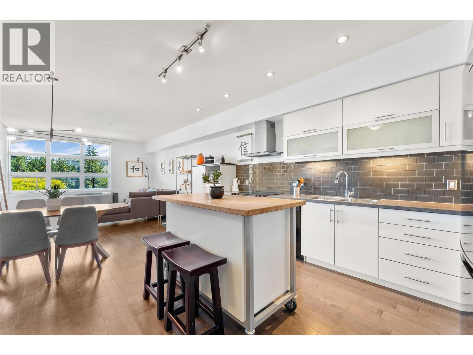 Picture for Unit #307, 700 Martin  Avenue