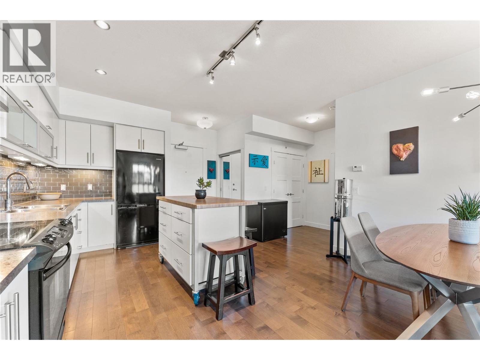 Picture for Unit #307, 700 Martin  Avenue
