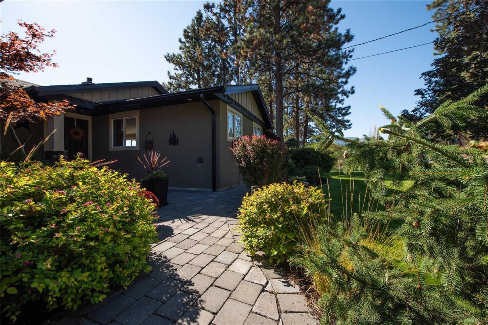      5824 Brown Place  , Peachland, Central Okanagan,  ;  Listing Number: MLS 10262803