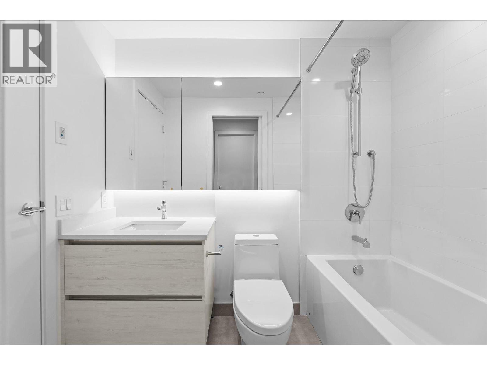 Picture for Unit #3307, 1626 WATER  Street https://www.cirrealty.ca/reb/bc/3/10361123_27.jpg
