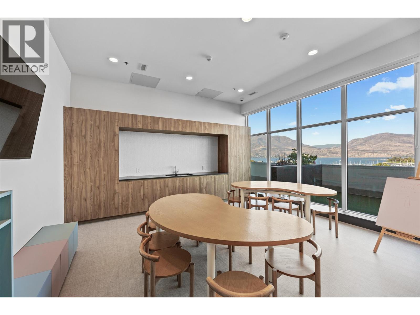 Picture for Unit #3307, 1626 WATER  Street https://www.cirrealty.ca/reb/bc/3/10361123_49.jpg