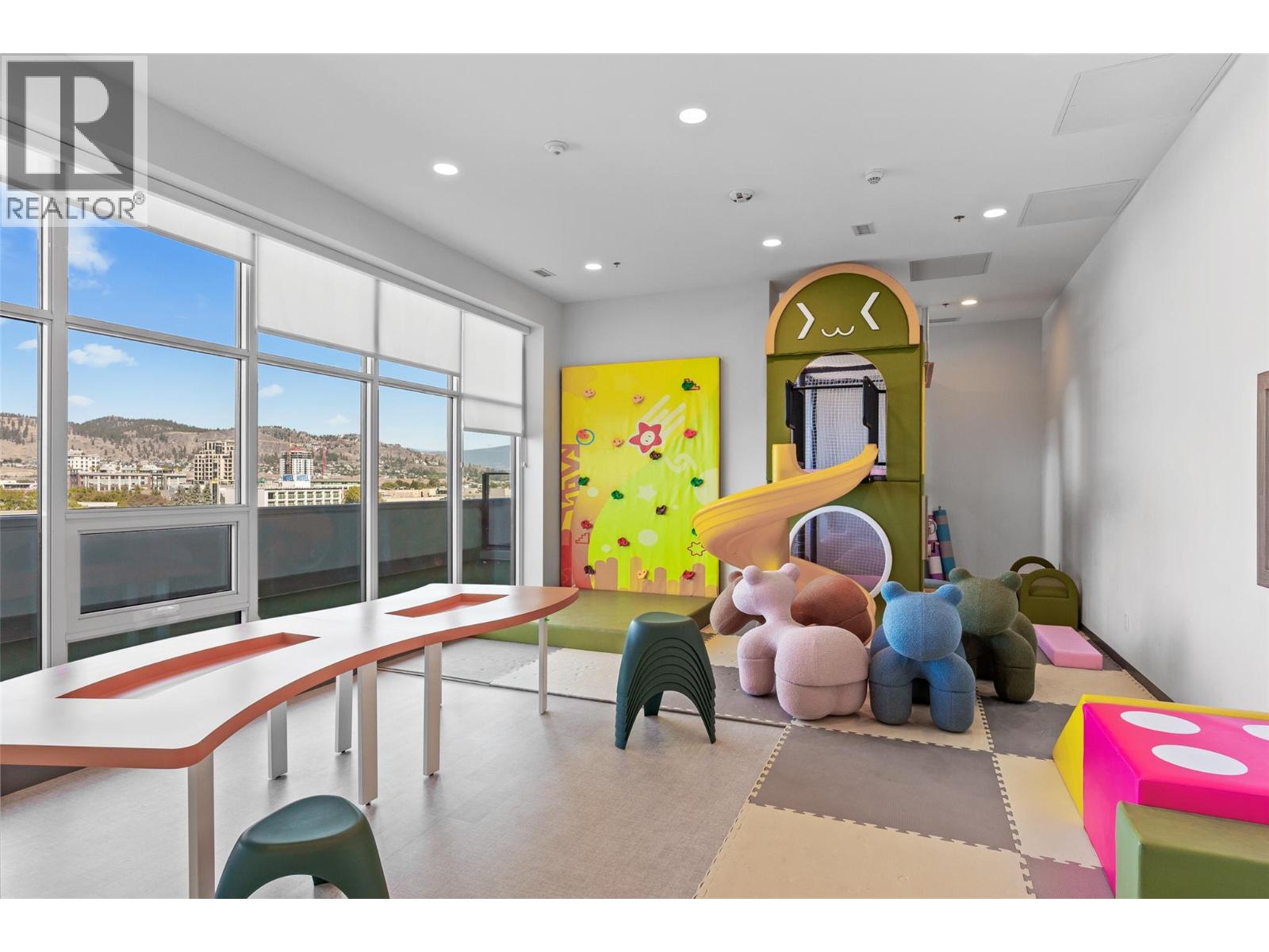 Picture for Unit #3307, 1626 WATER  Street https://www.cirrealty.ca/reb/bc/3/10361123_50.jpg