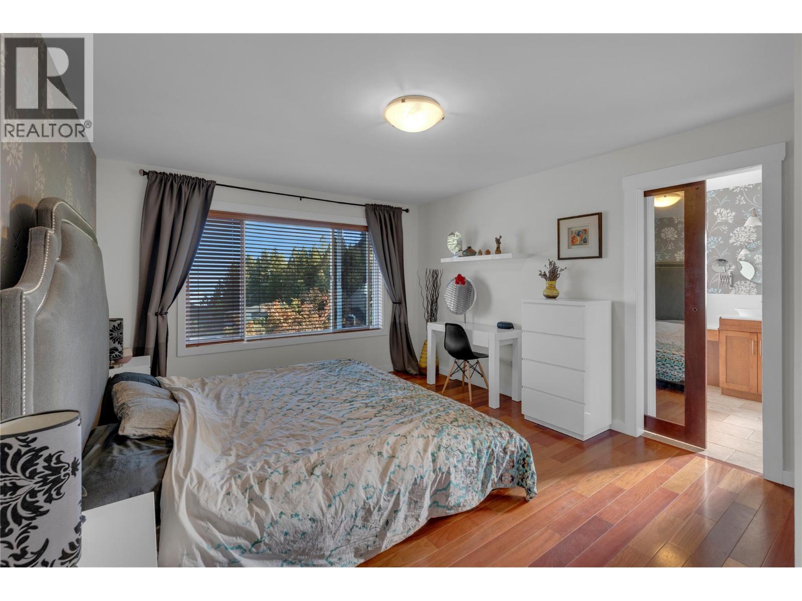 Picture for 3065 Lakeview Cove  Road https://www.cirrealty.ca/reb/bc/3/10362973_15.jpg