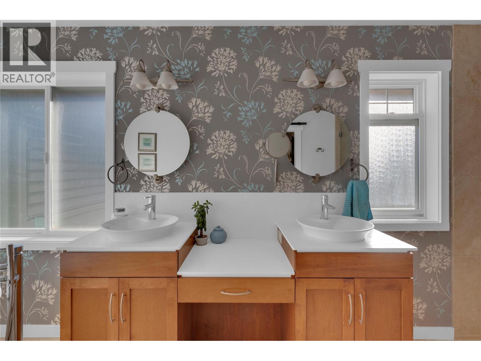 Picture for 3065 Lakeview Cove  Road https://www.cirrealty.ca/reb/bc/3/10362973_19.jpg