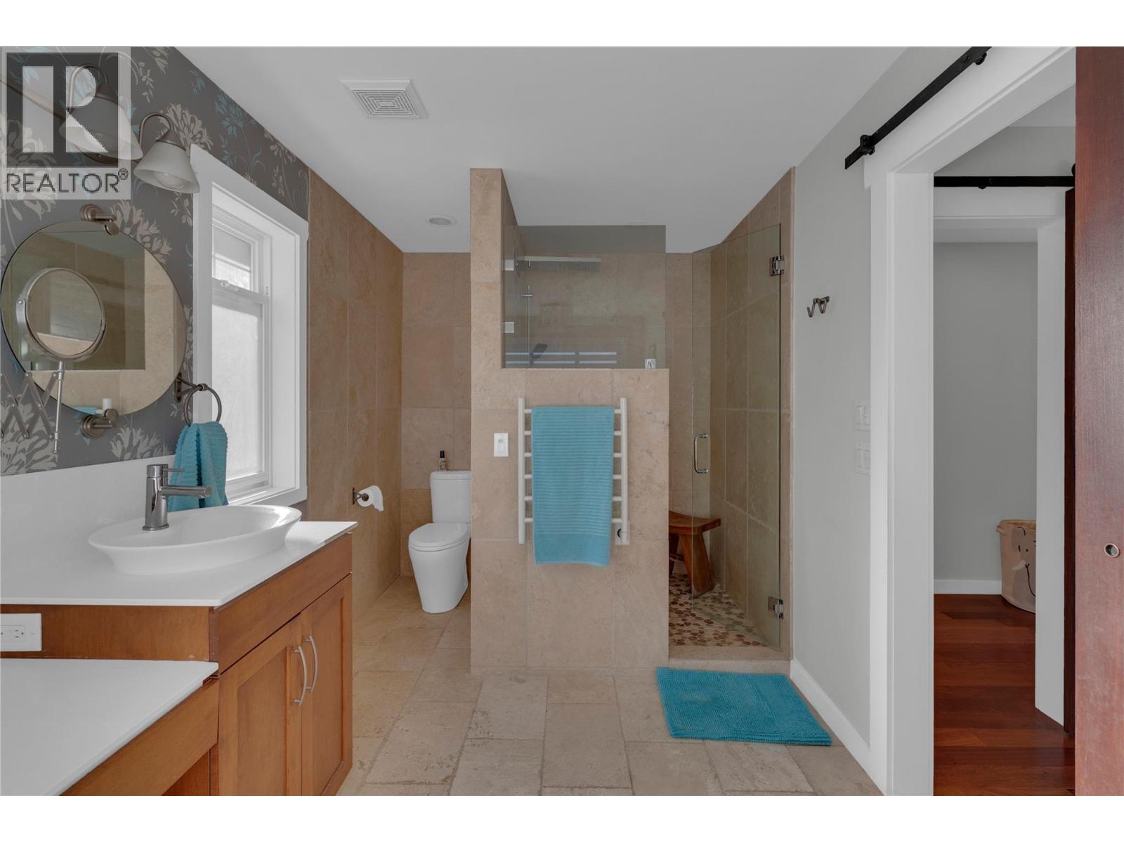 Picture for 3065 Lakeview Cove  Road https://www.cirrealty.ca/reb/bc/3/10362973_21.jpg