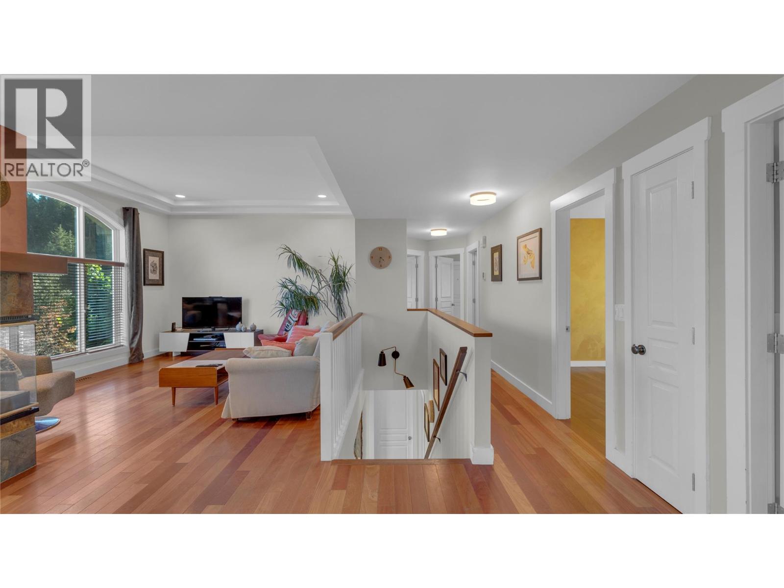 Picture for 3065 Lakeview Cove  Road https://www.cirrealty.ca/reb/bc/3/10362973_22.jpg