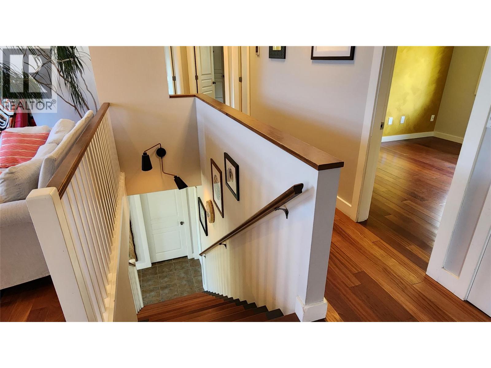 Picture for 3065 Lakeview Cove  Road https://www.cirrealty.ca/reb/bc/3/10362973_39.jpg