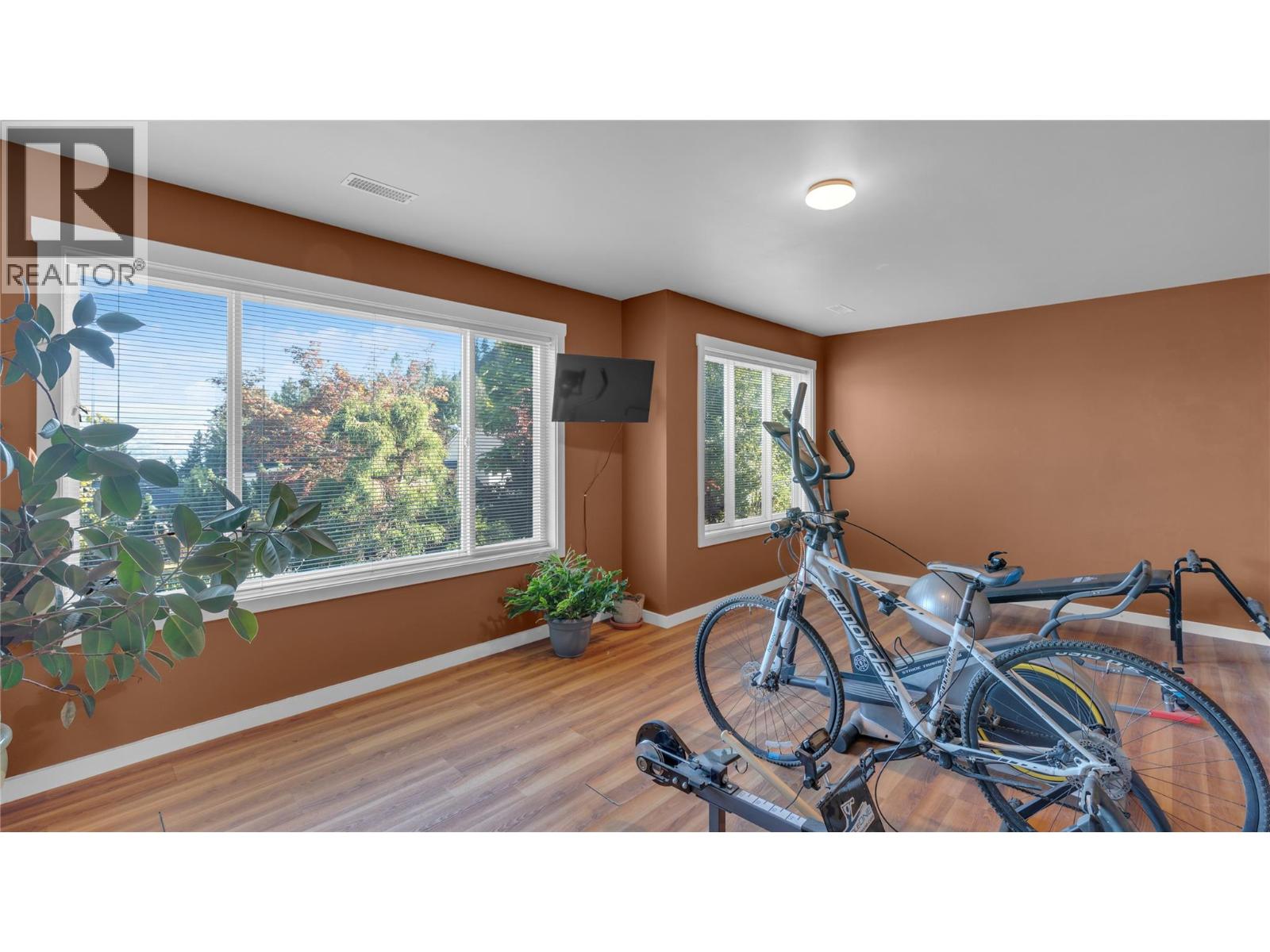Picture for 3065 Lakeview Cove  Road https://www.cirrealty.ca/reb/bc/3/10362973_41.jpg