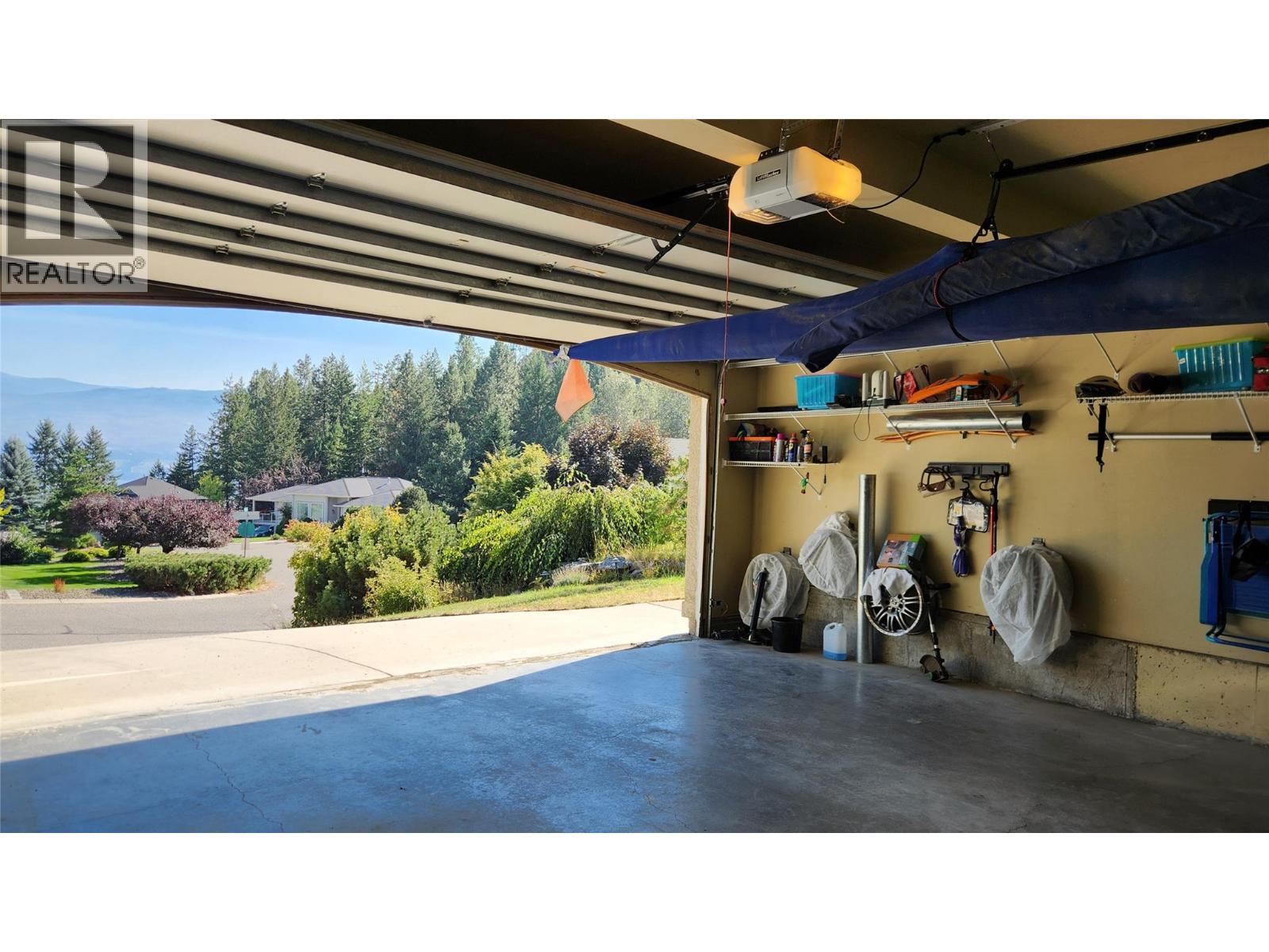Picture for 3065 Lakeview Cove  Road https://www.cirrealty.ca/reb/bc/3/10362973_45.jpg