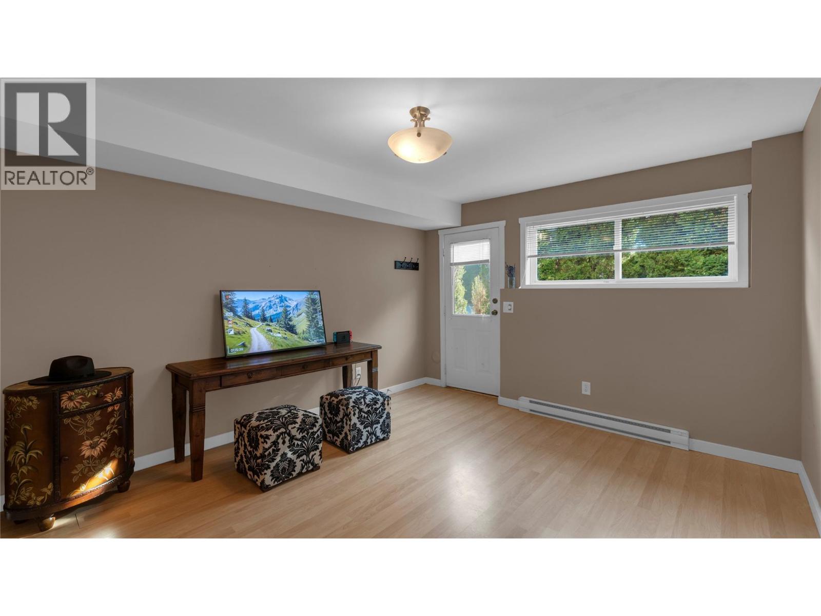 Picture for 3065 Lakeview Cove  Road https://www.cirrealty.ca/reb/bc/3/10362973_47.jpg