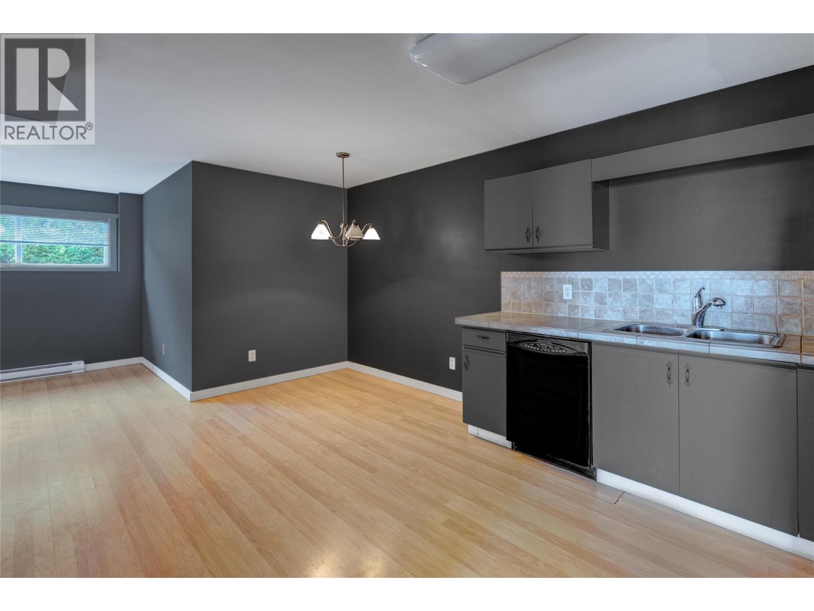 Picture for 3065 Lakeview Cove  Road https://www.cirrealty.ca/reb/bc/3/10362973_48.jpg