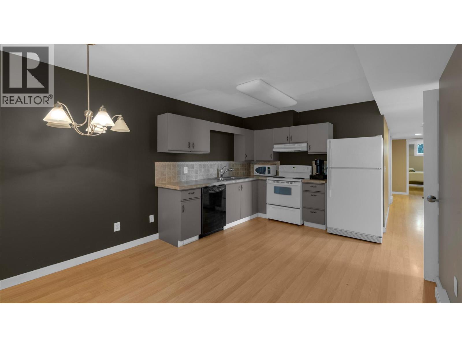 Picture for 3065 Lakeview Cove  Road https://www.cirrealty.ca/reb/bc/3/10362973_49.jpg