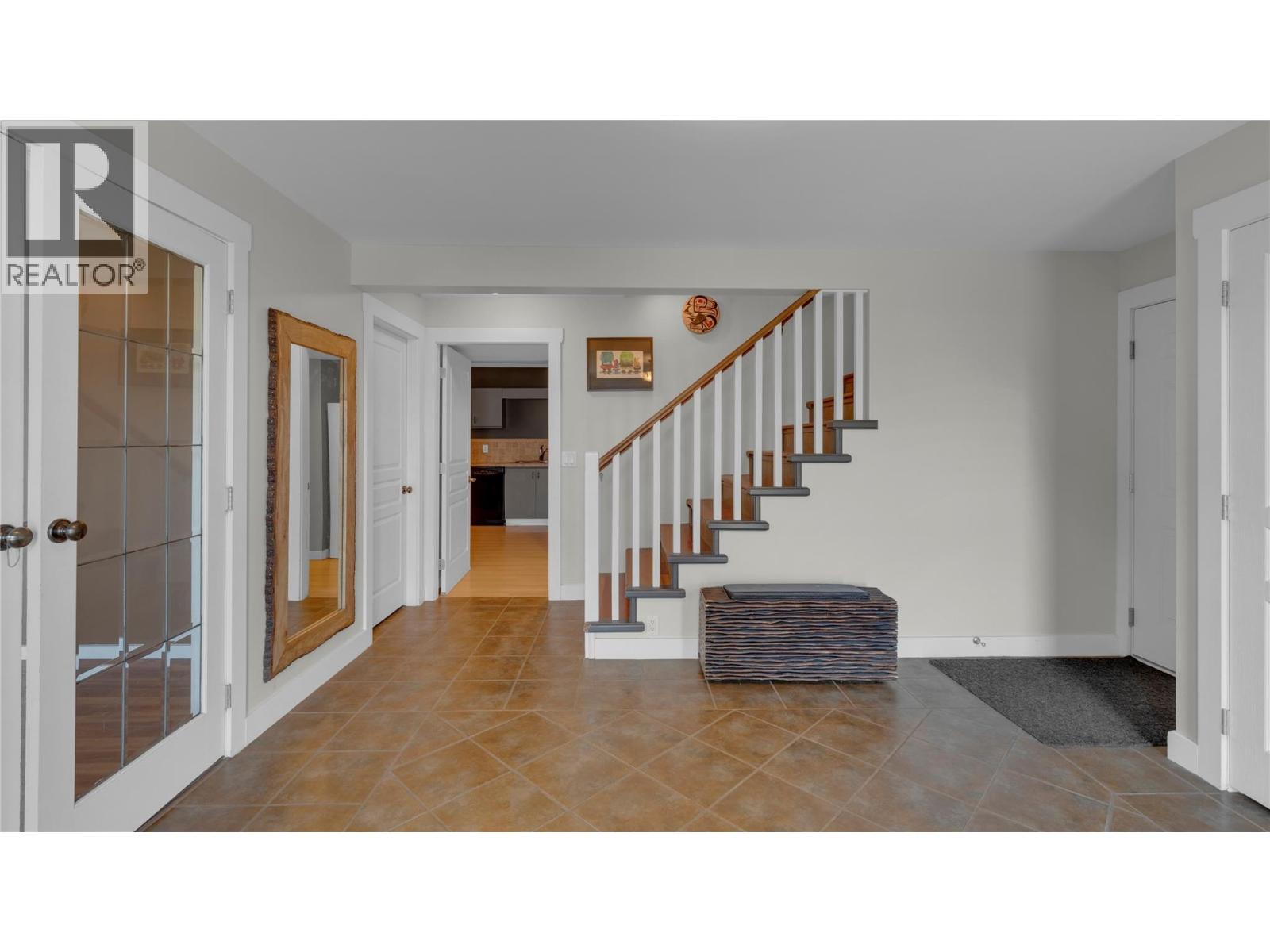 Picture for 3065 Lakeview Cove  Road https://www.cirrealty.ca/reb/bc/3/10362973_6.jpg