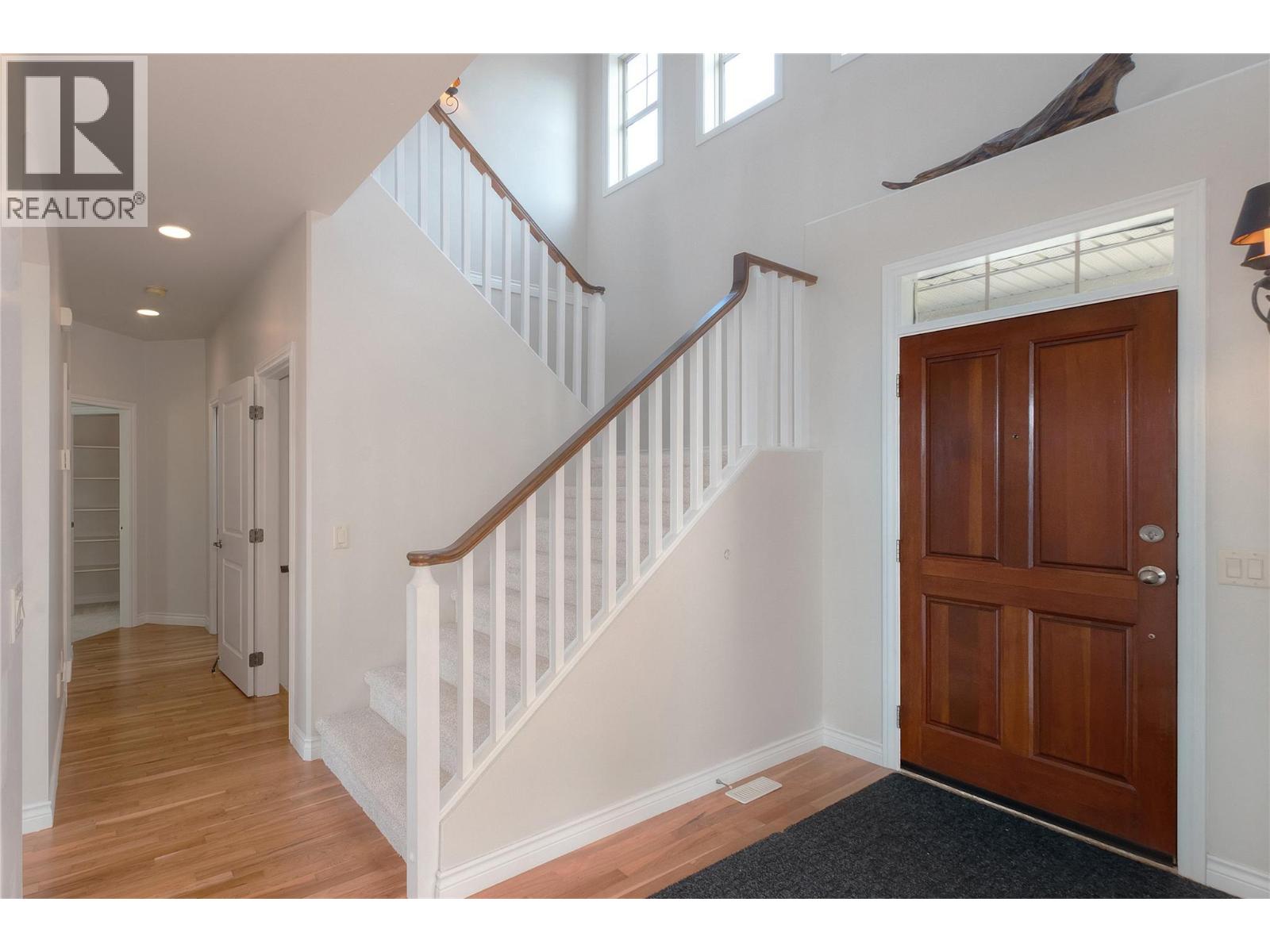 Picture for 1755 Marona  Court https://www.cirrealty.ca/reb/bc/3/10363393_10.jpg