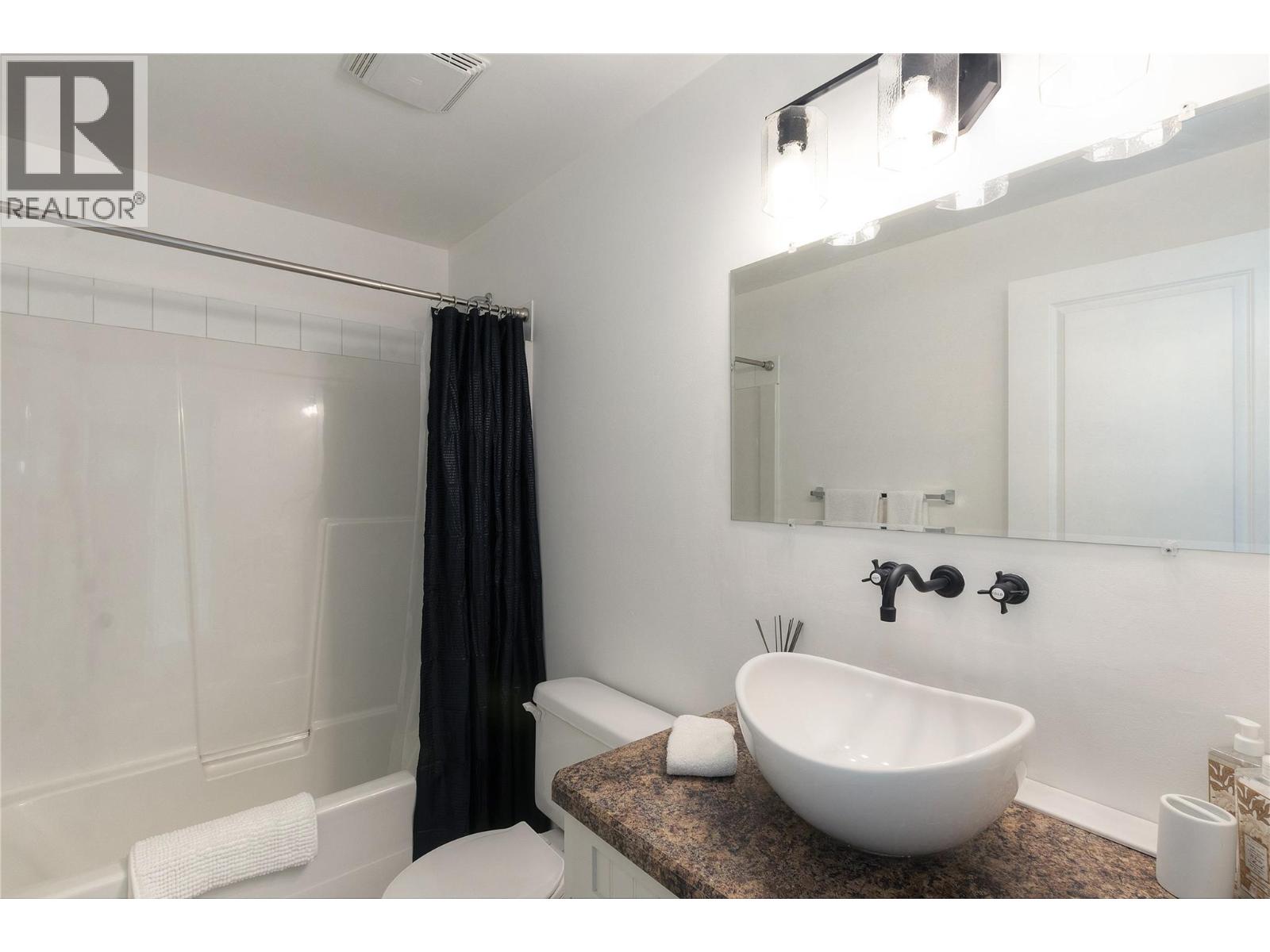 Picture for 1755 Marona  Court https://www.cirrealty.ca/reb/bc/3/10363393_22.jpg