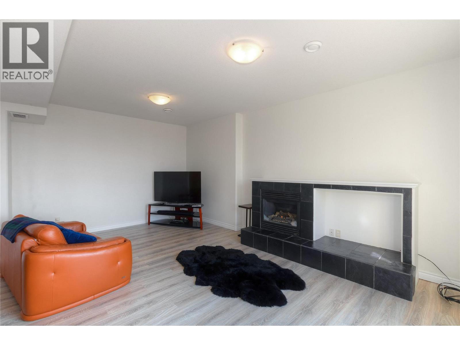 Picture for 1755 Marona  Court https://www.cirrealty.ca/reb/bc/3/10363393_25.jpg