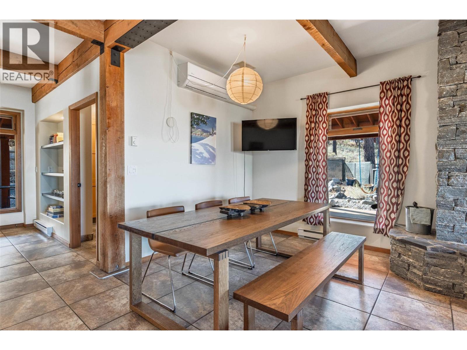 Picture for 110 Chapman  Road https://www.cirrealty.ca/reb/bc/3/10363413_10.jpg